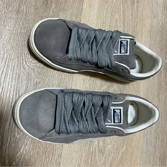 Men's PUMA Suede Classic | Size: 8 | Color: Grey / White - Picture 4 of 12